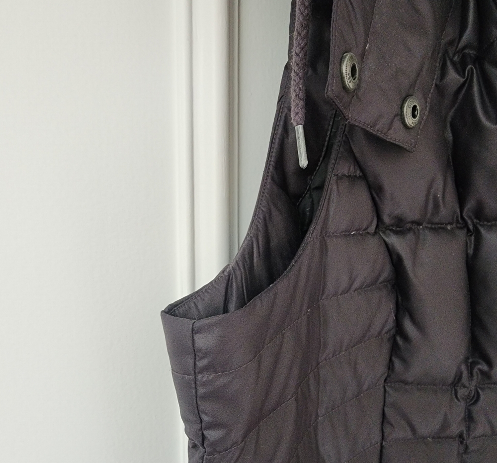 Eddie Bauer Quilted Puffer Vest with Faux Fur Hood | Black | Size XL - Picture 5 of 12
